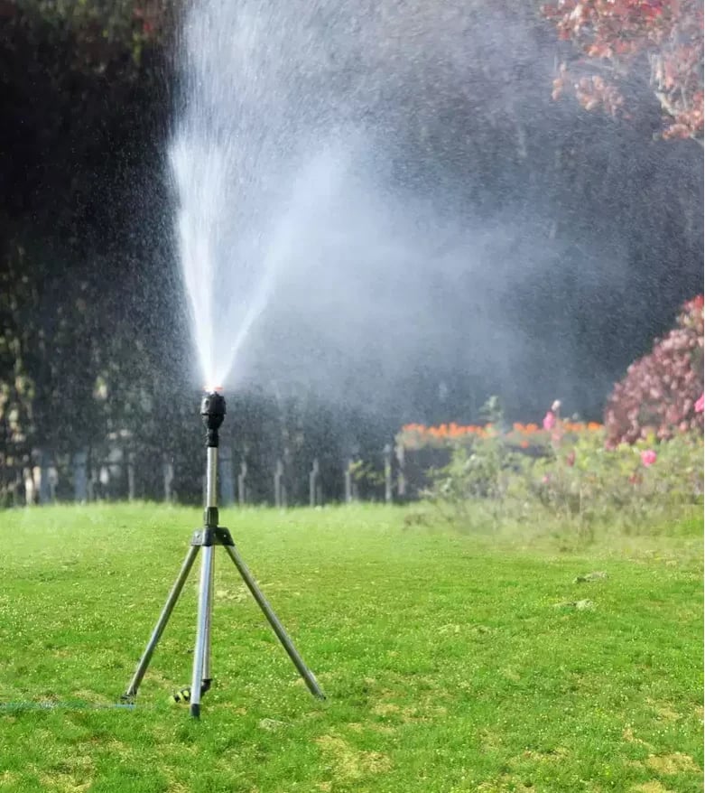 360° Rotating Garden Sprinkler for Lawn and Garden Care – Adjustable Watering System for Efficient Outdoor Irrigation