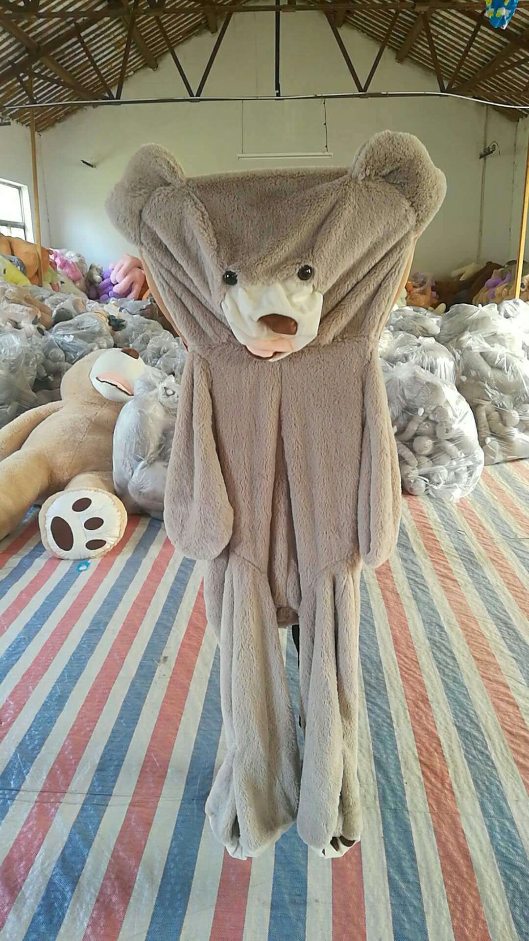 Extra-Large Plush Teddy Bear for Cuddling – Oversized Soft Stuffed Toy for Comfort, Gifts and Home Decor