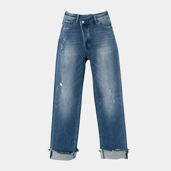 Cuffed Straight Cropped Jeans – Classic Style and Ideal Fit