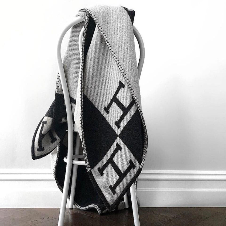 Exclusive Gold Throw Blanket Made of Cashmere and Wool - House decoration
