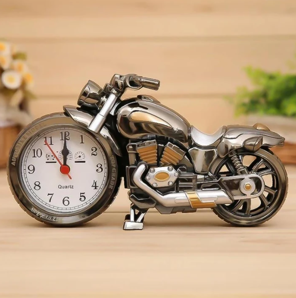 Vintage Motorcycle Alarm Clock for Bedroom Decor – Retro Desk Clock with Time Display and Alarm Function