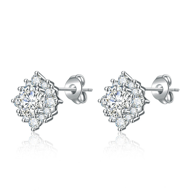 Radiant Luna Earrings – Elegant Glow with a Timeless Statement Design
