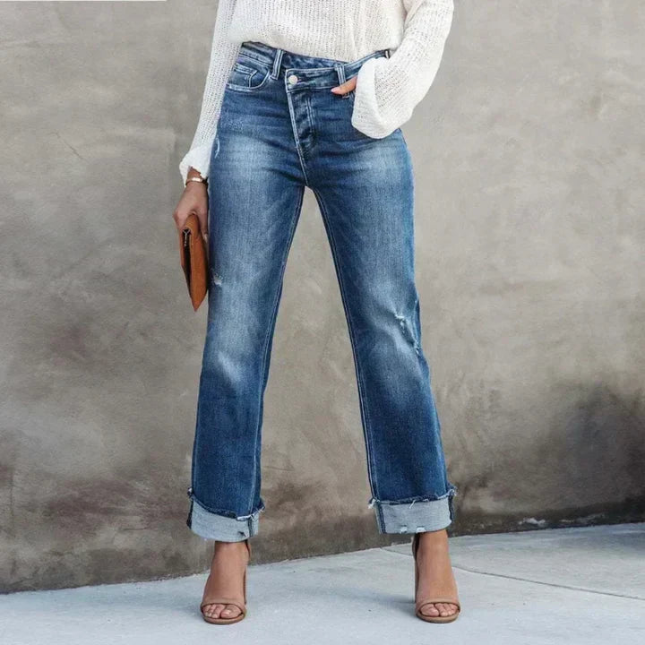 Cuffed Straight Cropped Jeans – Classic Style and Ideal Fit