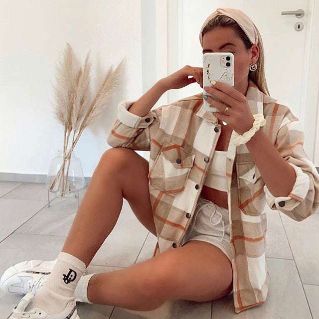 Oversized Checkered Shacket for Women – Beige Shirt Jacket for Layering, Casual Wear and Autumn Outfits