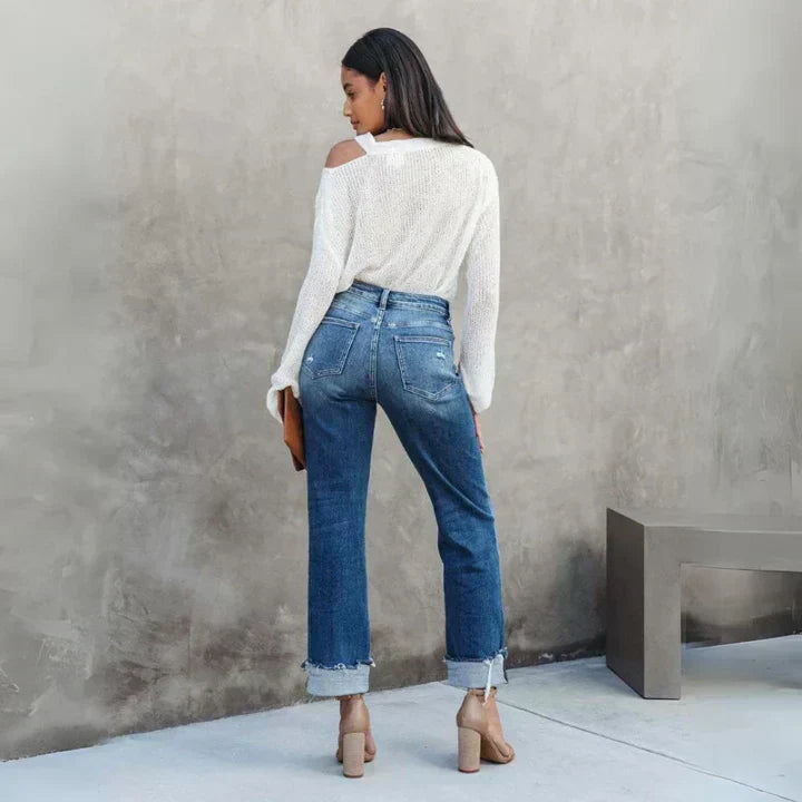 Cuffed Straight Cropped Jeans – Classic Style and Ideal Fit