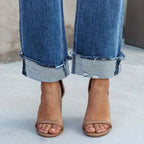 Cuffed Straight Cropped Jeans – Classic Style and Ideal Fit