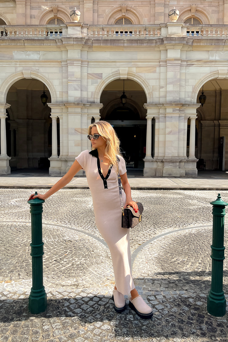 Ribbed Knit Midi Dress with Contrast Collar – Elegant Fitted Dress for Women for Work, Casual Wear and Smart Occasions