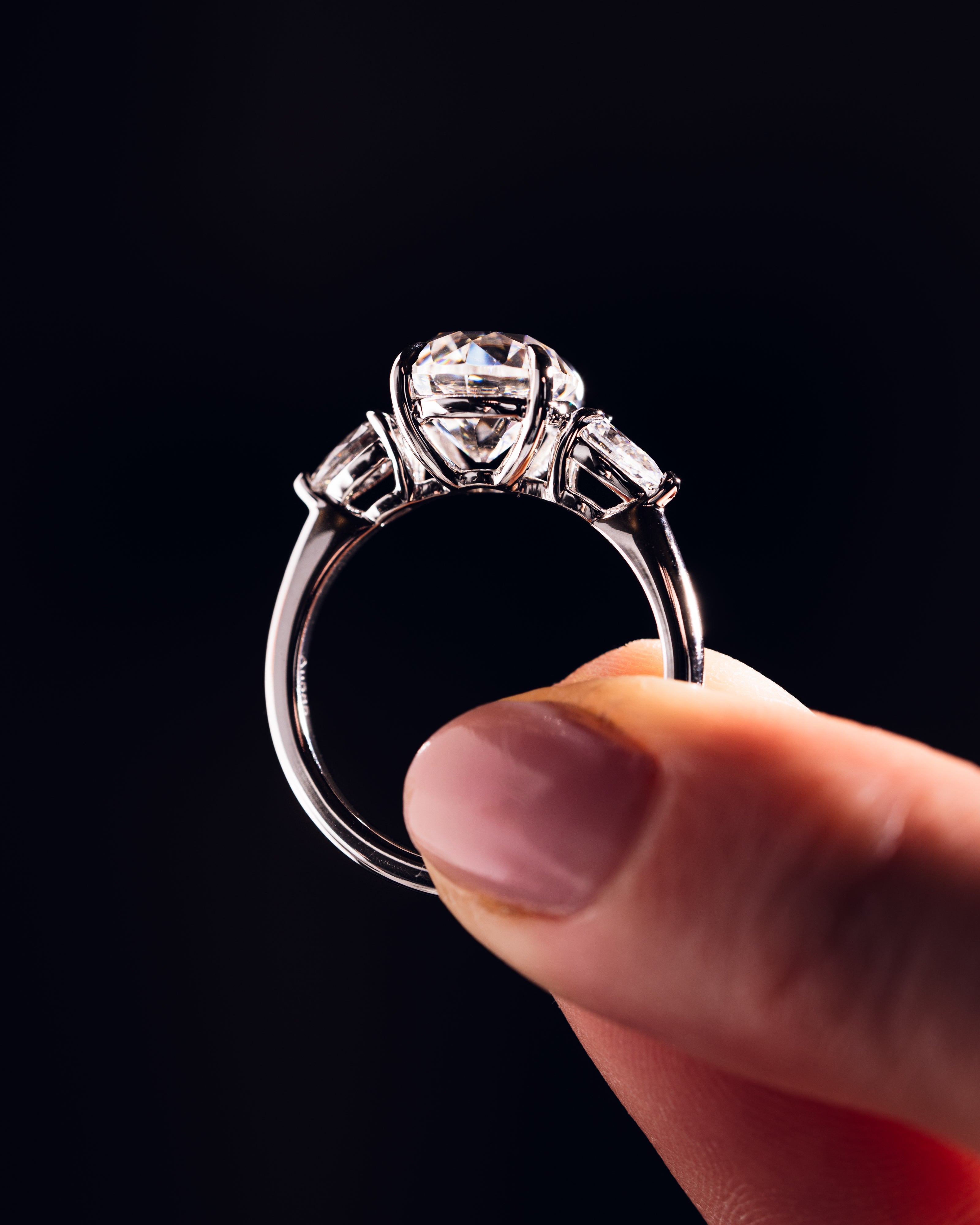Round and Pear-Shaped Moissanite Engagement Ring – Brilliant, Ethical & Timeless