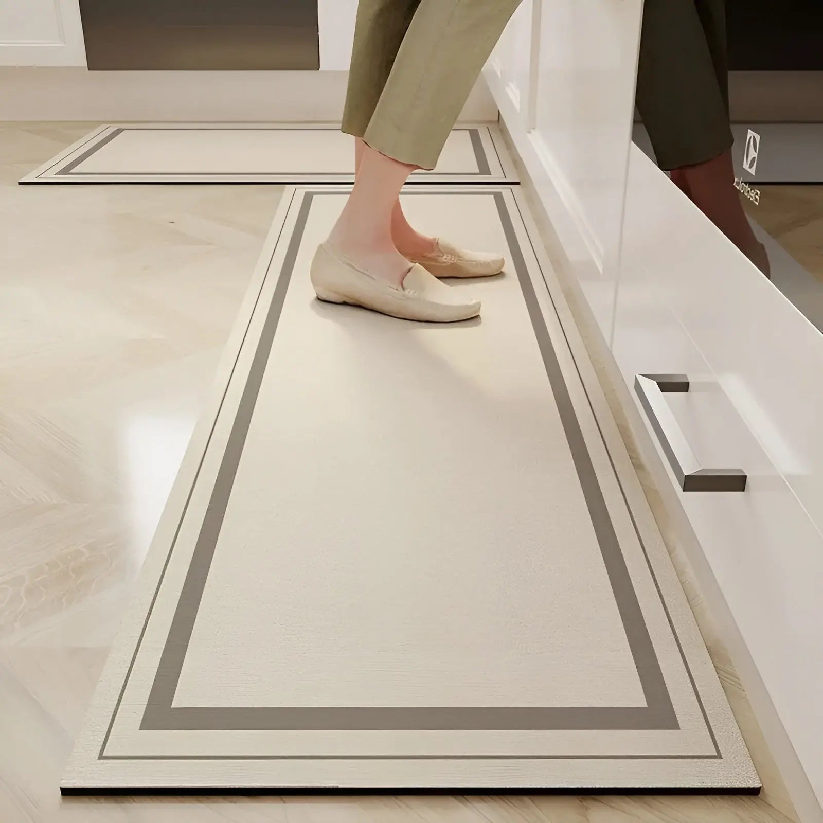 Fast-Drying Ultra-Absorbent Non-Slip Kitchen Mat - SplashEase