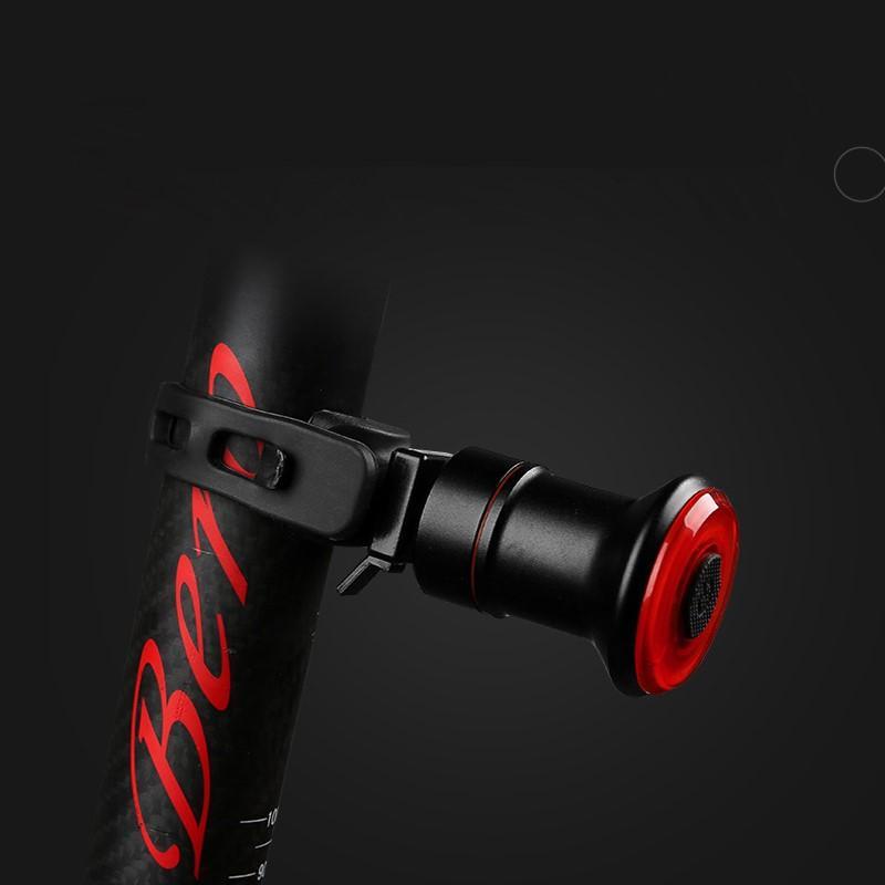 Rechargeable LED Rear Bike Light with Brake Sensor – High-Visibility Safety Light for Cycling in Traffic and Low Light