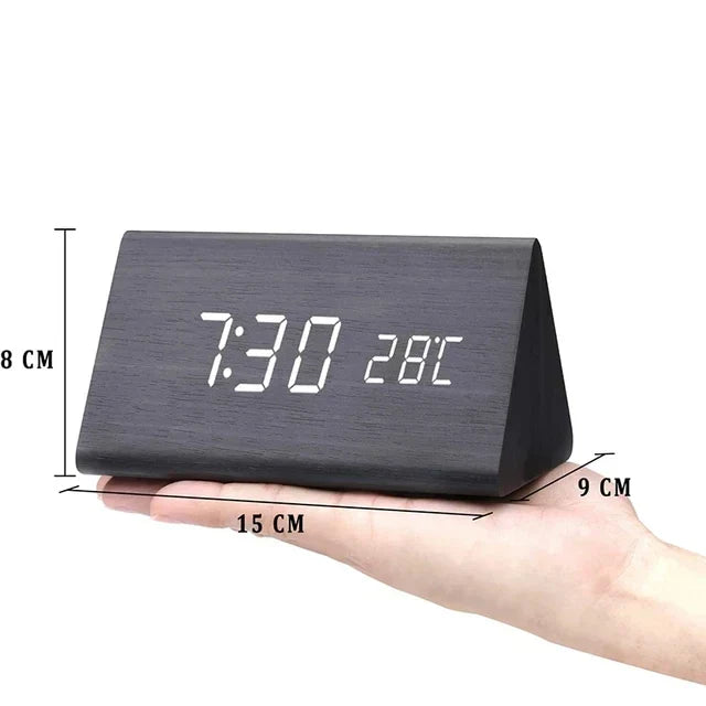 LED Alarm Clock with Voice Control – Modern Display for a Clean, Minimalist Interior