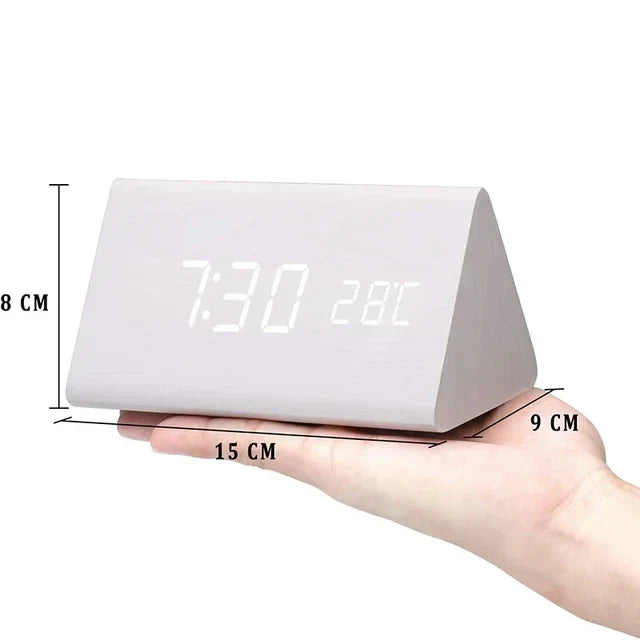LED Alarm Clock with Voice Control – Modern Display for a Clean, Minimalist Interior