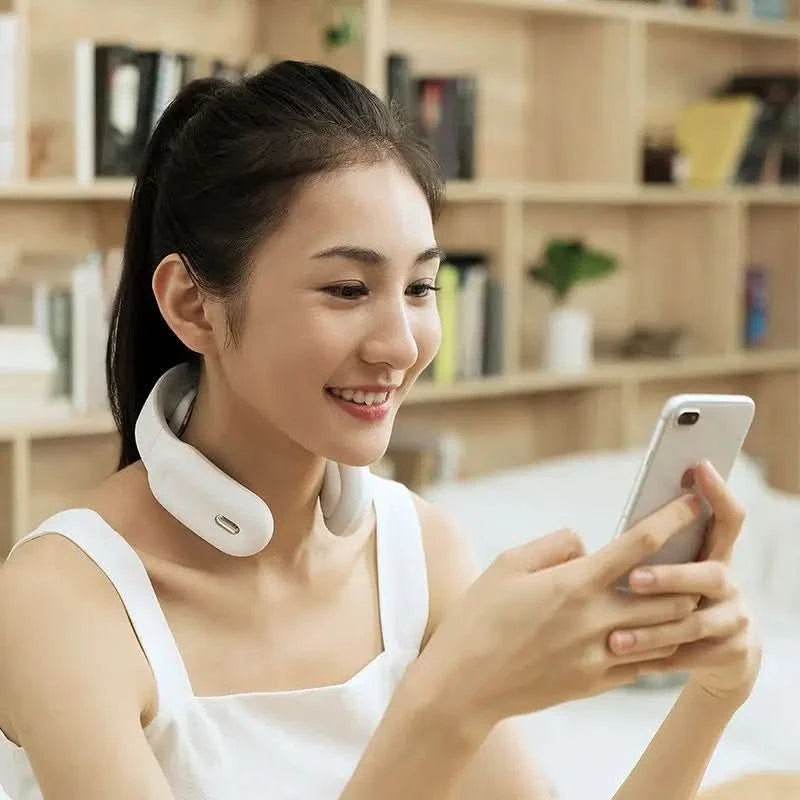 Heated Electric Neck Massager for Relaxation – Wearable Massage Device for Daily Comfort at Home or Work