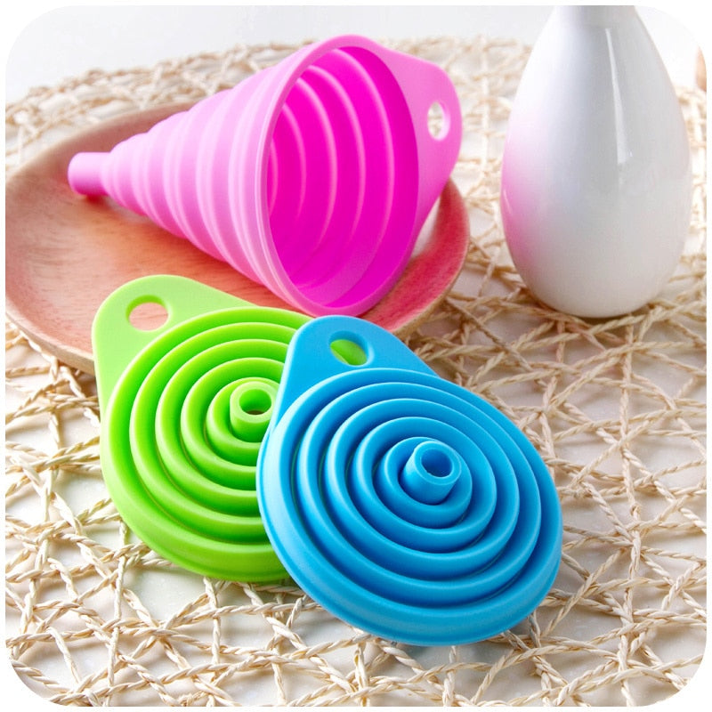 Space-Saving Collapsible Funnel for Kitchen Use – Foldable Pouring Tool for Cooking, Baking and Food Prep