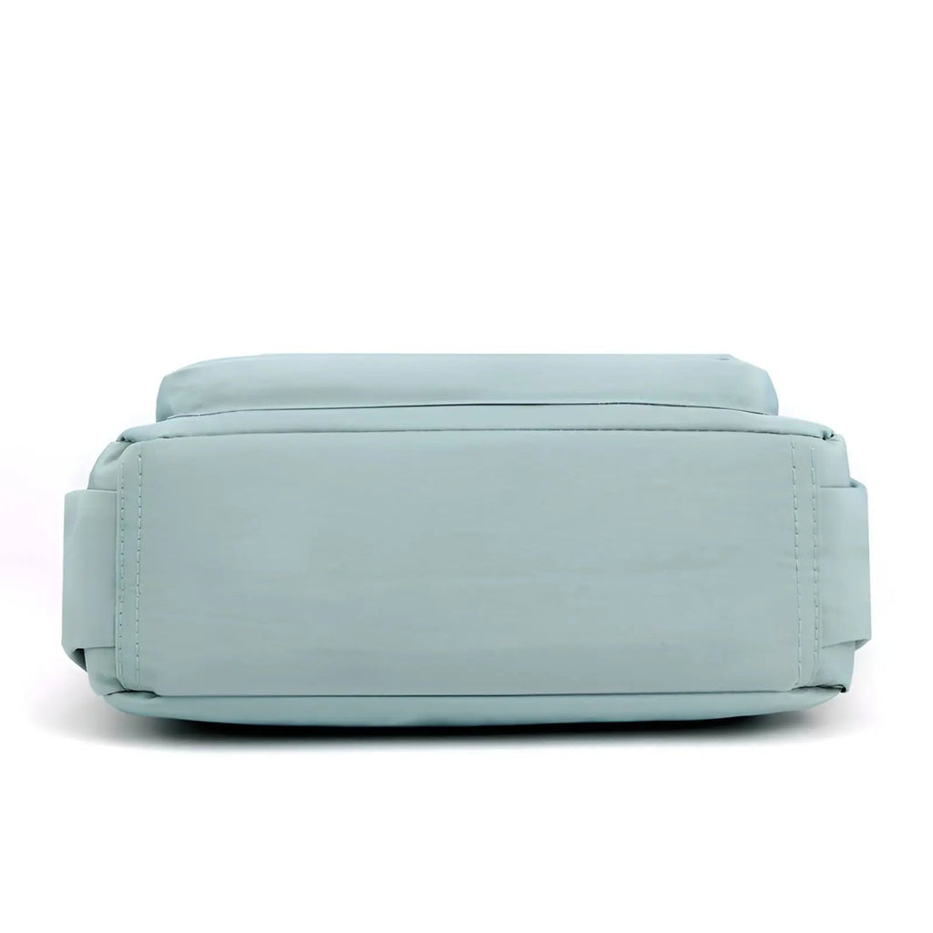 Spacious Waterproof Shoulder Bag for Women – Practical Everyday Bag for Work, Travel and Daily Use