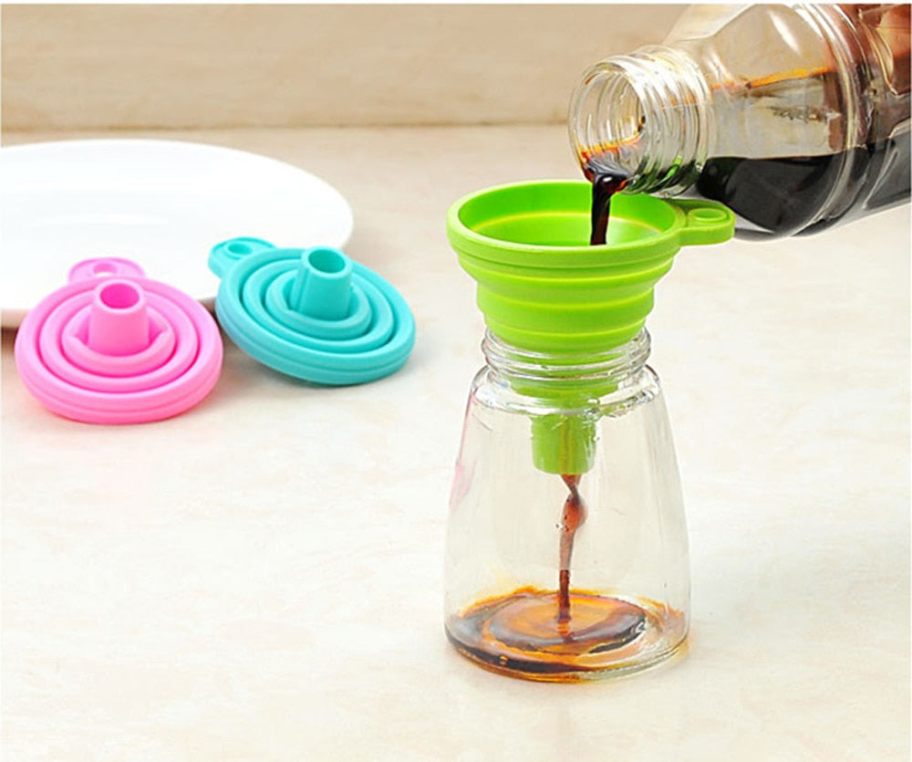 Space-Saving Collapsible Funnel for Kitchen Use – Foldable Pouring Tool for Cooking, Baking and Food Prep