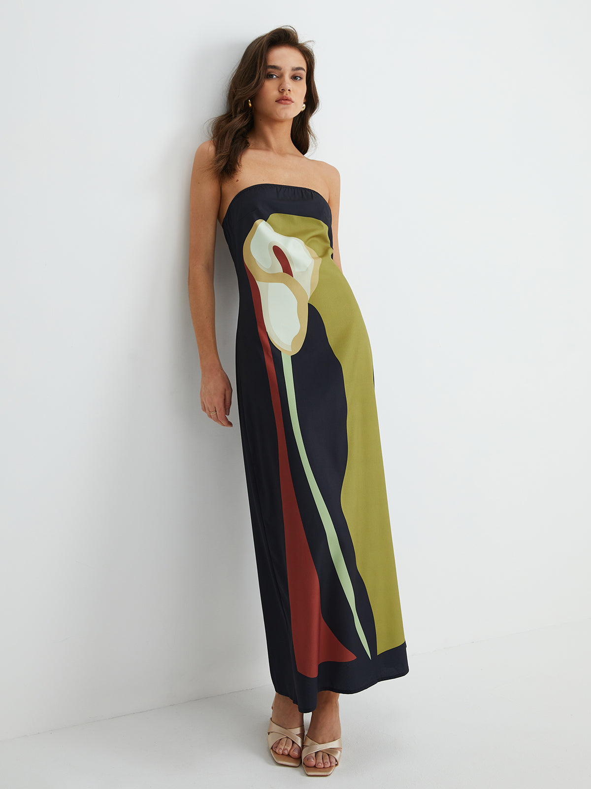 Mira L. – Off-Shoulder Summer Maxi Dress