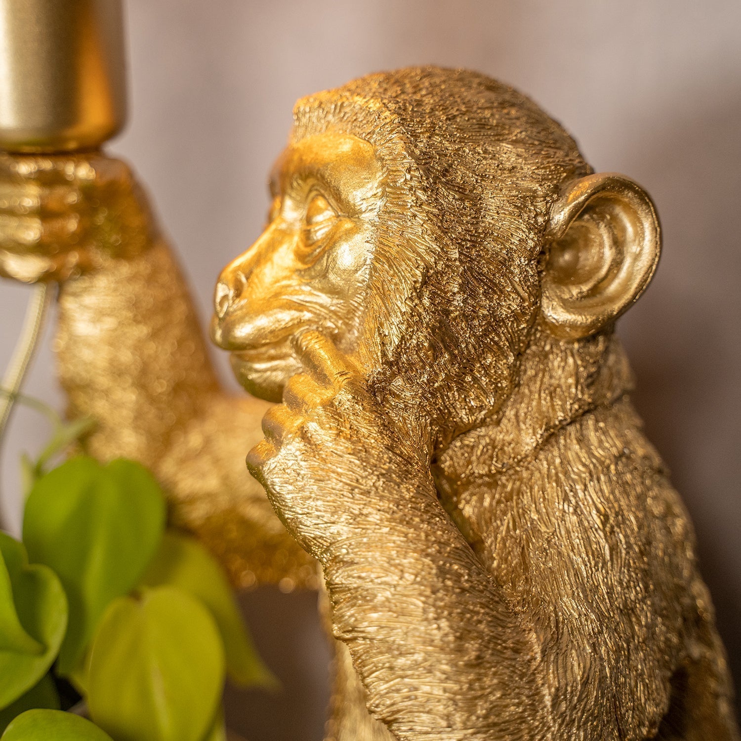 Decorative Monkey Table Lamp for Living Room and Bedroom – Elegant Accent Lighting for Modern and Artistic Home Decor