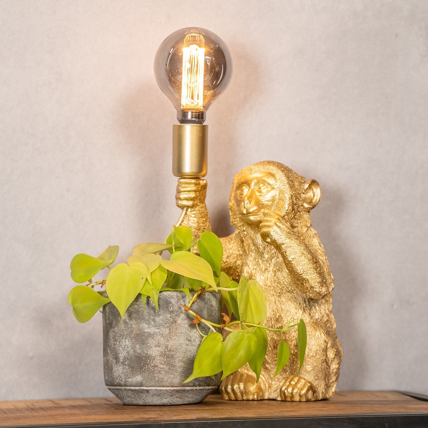 Decorative Monkey Table Lamp for Living Room and Bedroom – Elegant Accent Lighting for Modern and Artistic Home Decor