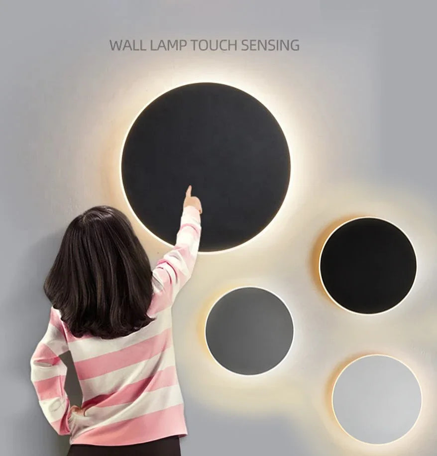 Contemporary Lumeo LED Wall Light - Modern home