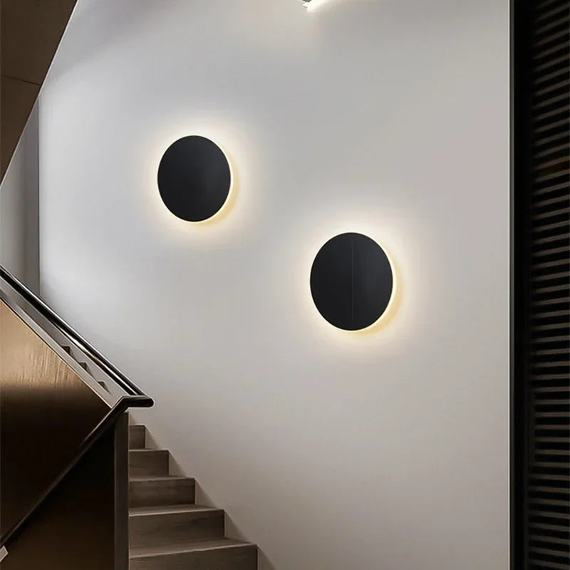 Contemporary Lumeo LED Wall Light - Modern home