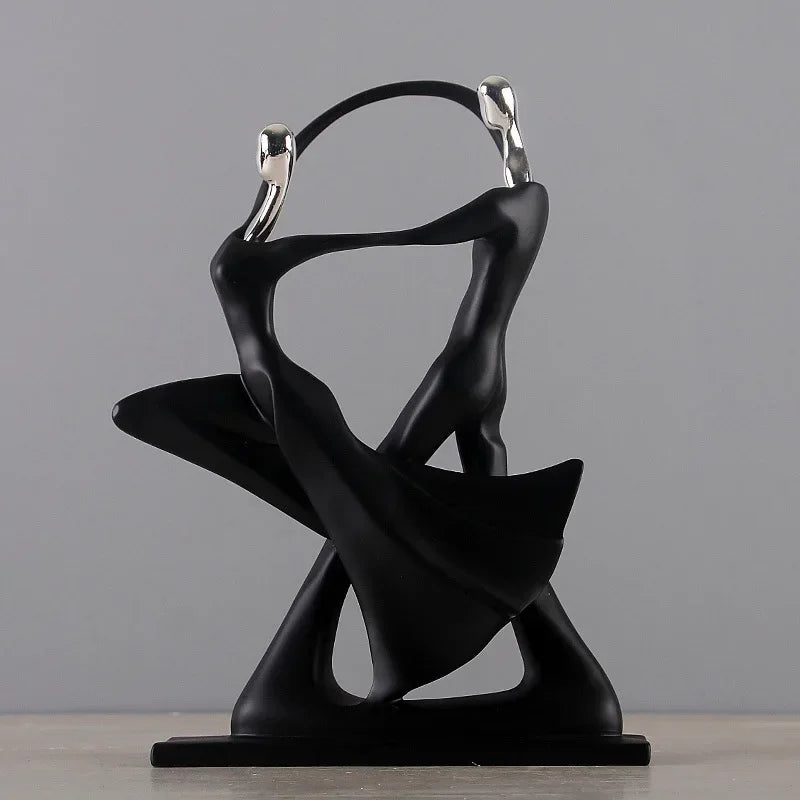 Nordic-Style Couple Sculpture in Motion – Artistic Decorative Accent for Modern Home Interiors