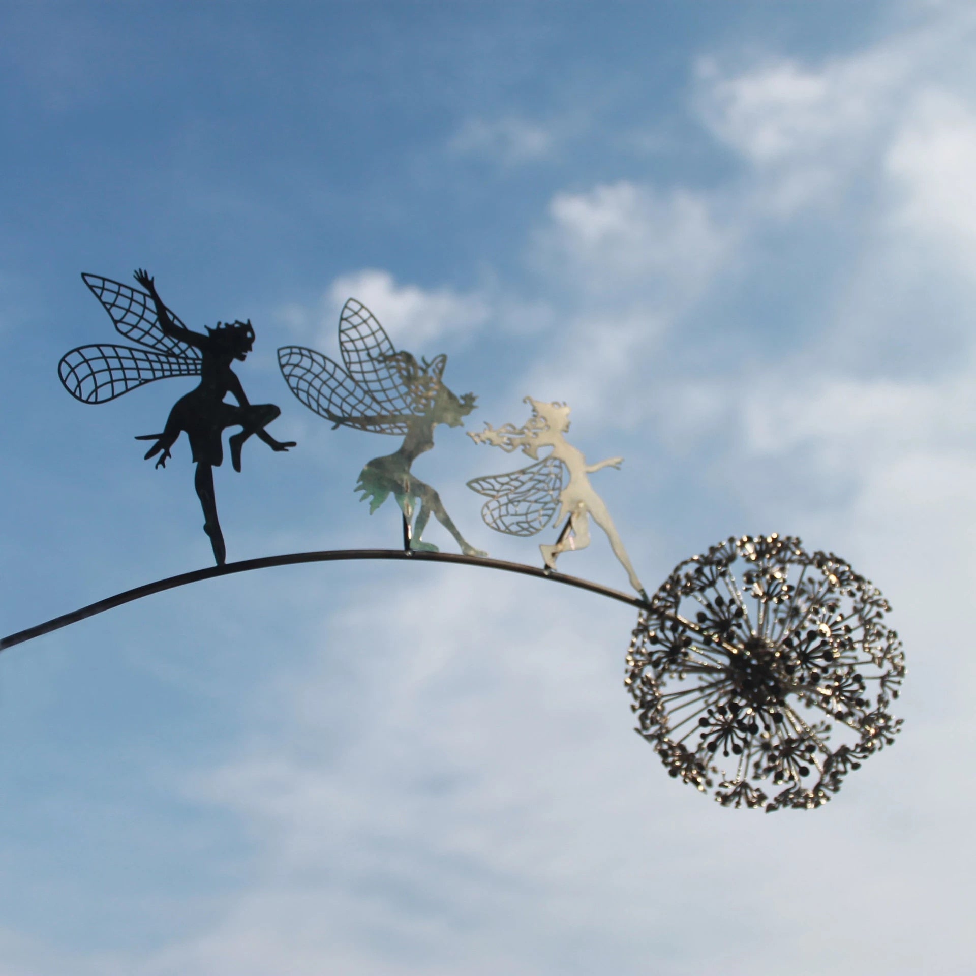 Weather-Resistant Metal Fairy Garden Sculpture – Magical Outdoor Decoration for Patios, Lawns & Flower Beds