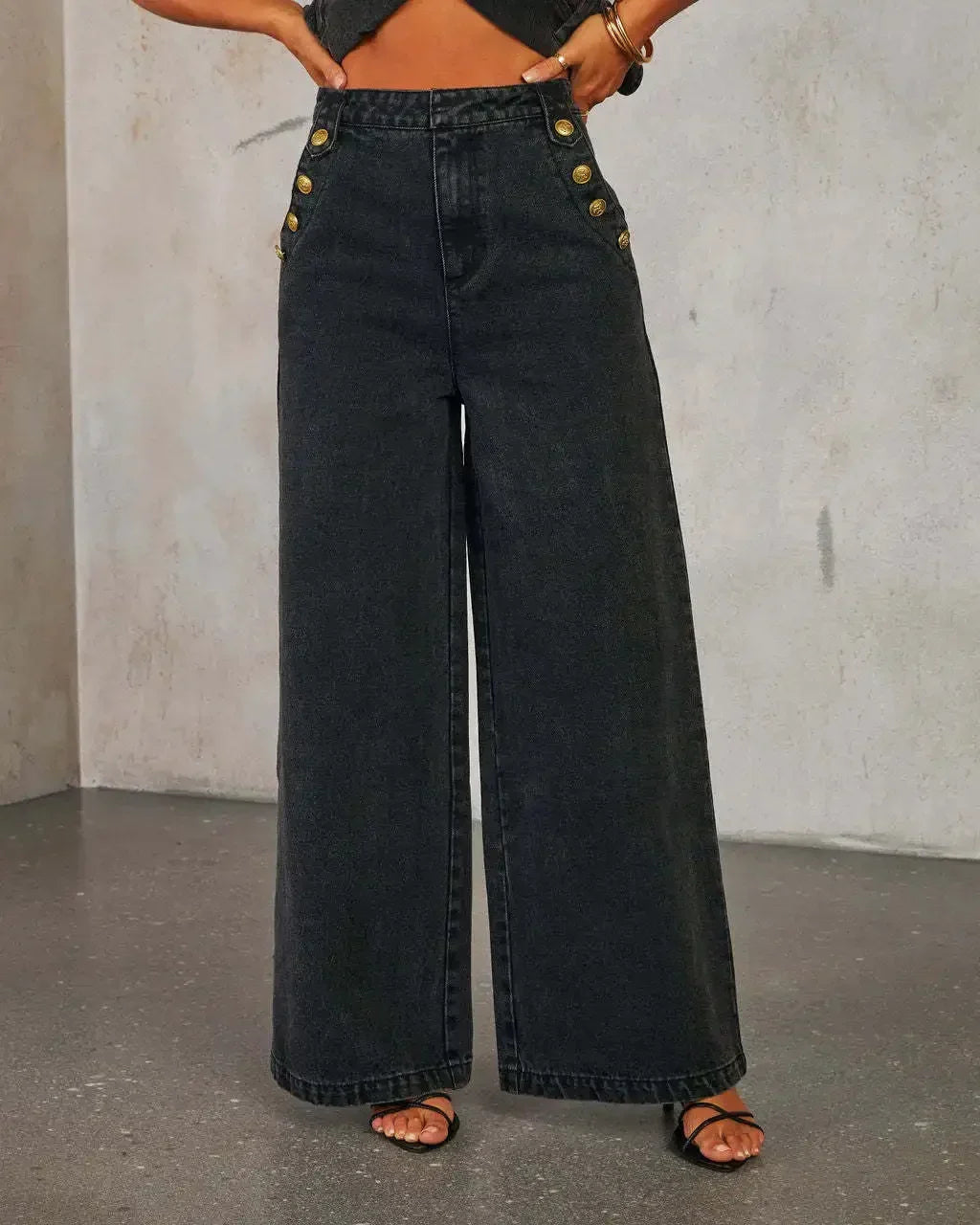 Sleeveless Denim Vest and Wide-Leg Jeans Set for Women – Trendy Two-Piece Outfit for Casual Wear and Modern Street Style