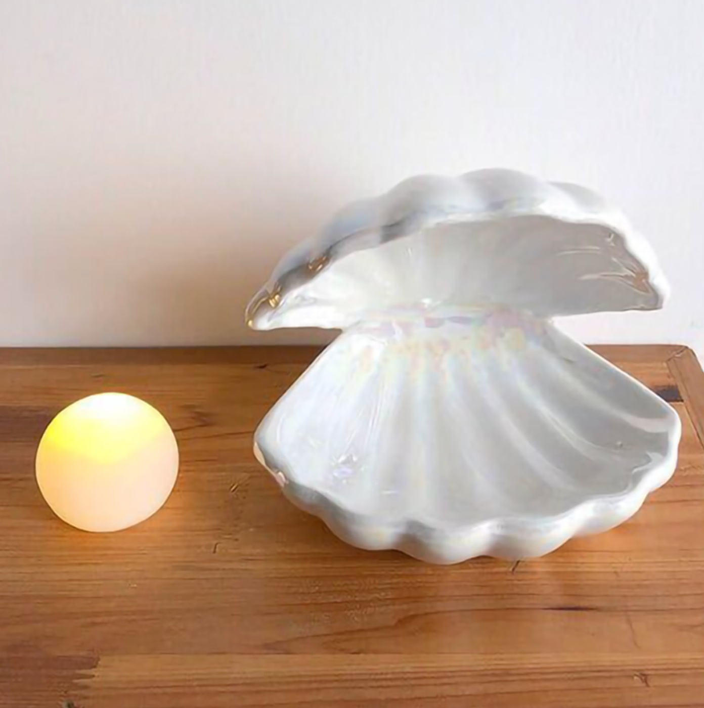 Pearl Shell Table Lamp for Soft Ambient Lighting – Elegant Decorative Lamp for Bedroom and Living Room