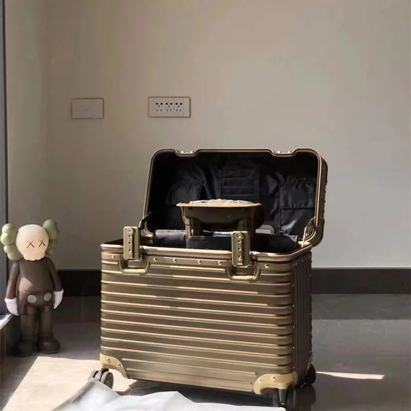 Lightweight Hard Shell Suitcase for Travel – Durable Carry-On Luggage for Business Trips and Holidays