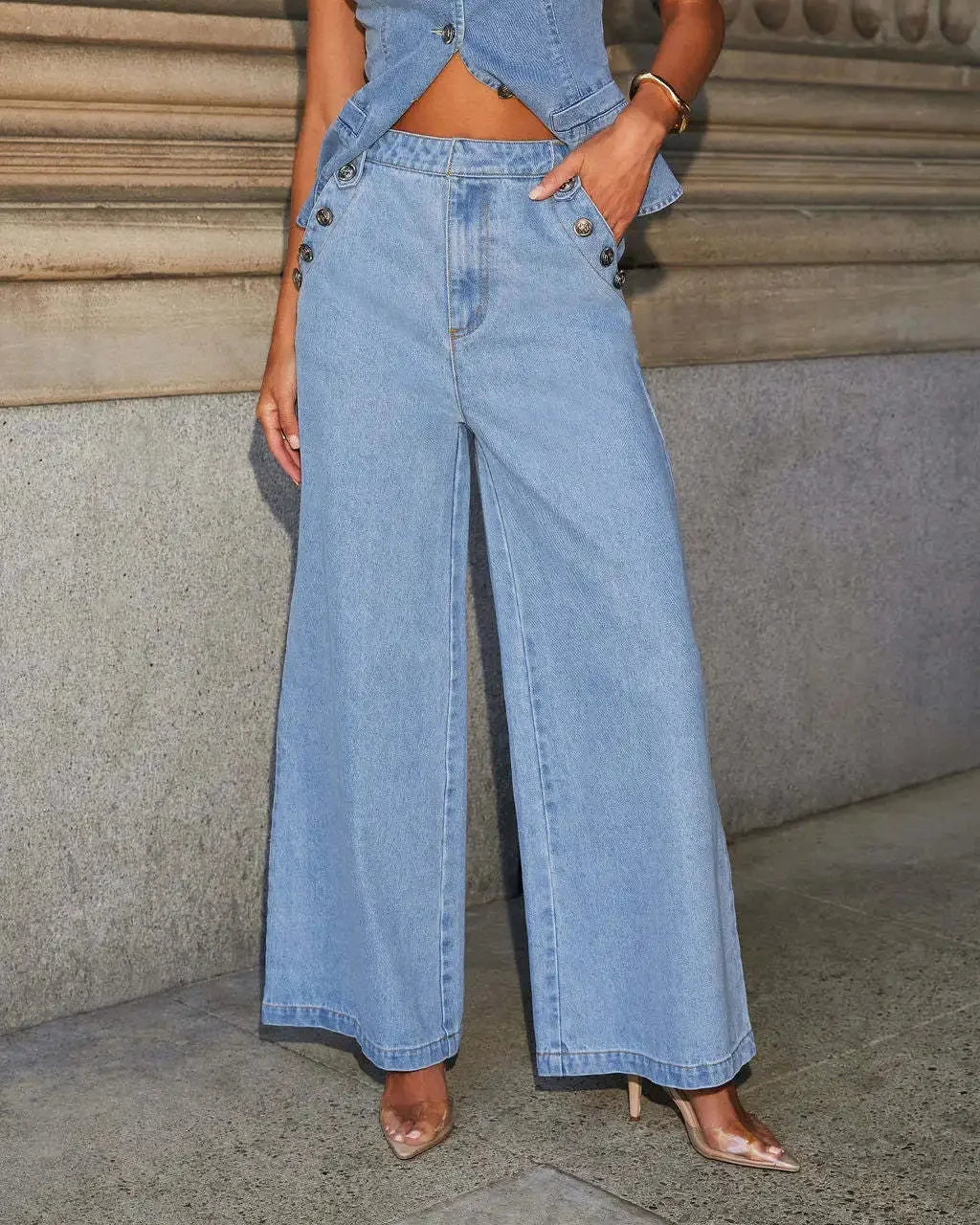 Sleeveless Denim Vest and Wide-Leg Jeans Set for Women – Trendy Two-Piece Outfit for Casual Wear and Modern Street Style