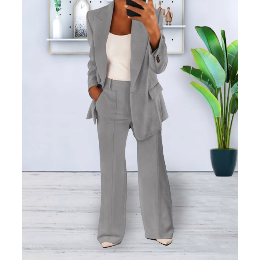 Women’s Two-Piece Suit with Pockets – Comfortable Relaxed Fit Set for Work, Travel and Everyday Wear