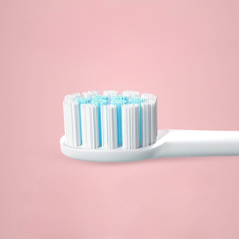 Rechargeable Electric Toothbrush with Replacement Brush Heads – Daily Oral Care Device for Effective Cleaning and Home Use