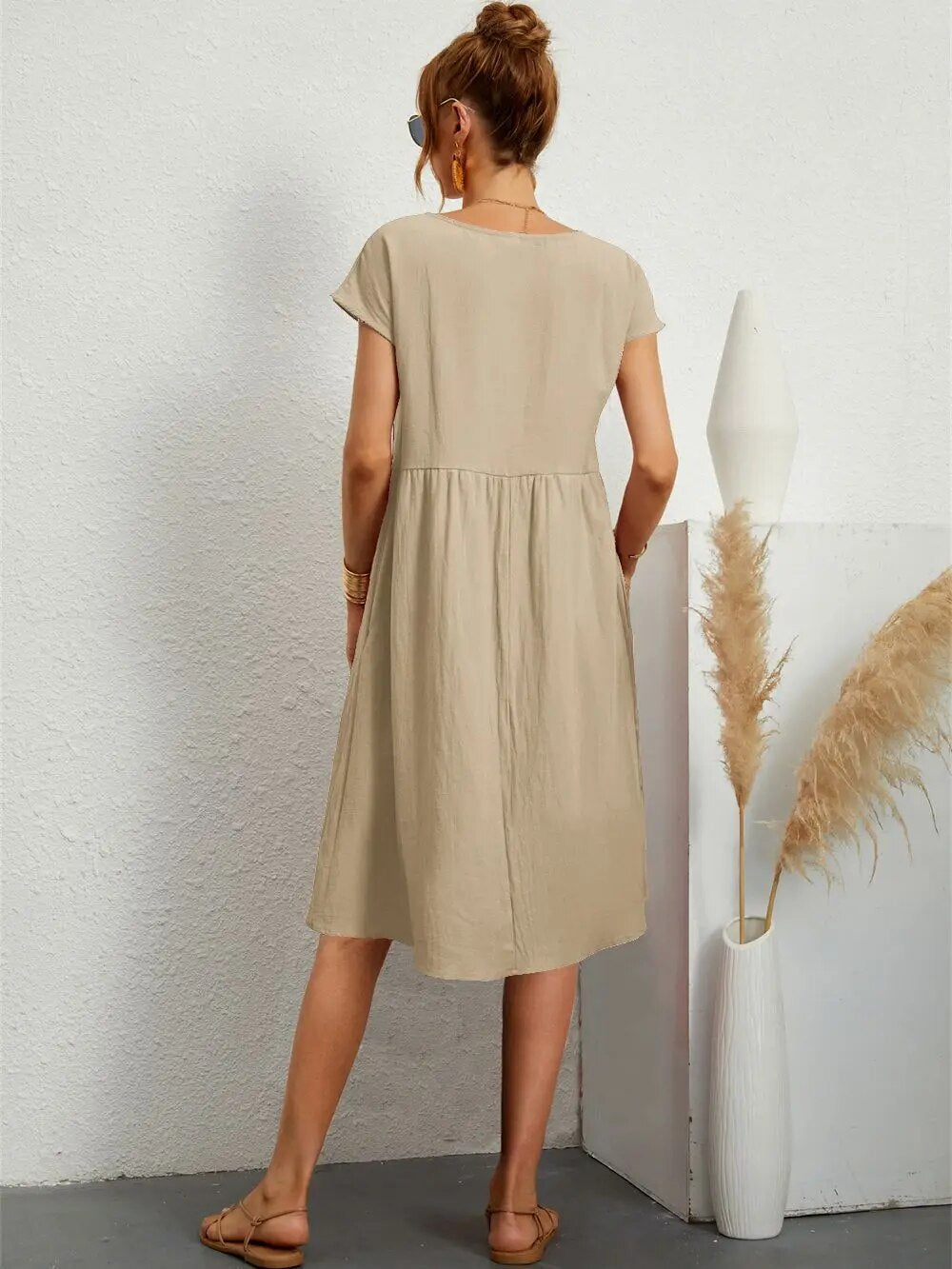 Contemporary Women’s Dress for Everyday Wear – Stylish Comfortable Outfit for Casual Looks, Work and Special Occasions