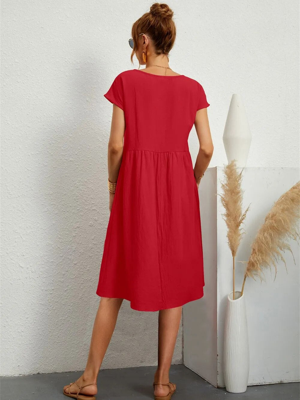 Contemporary Women’s Dress for Everyday Wear – Stylish Comfortable Outfit for Casual Looks, Work and Special Occasions