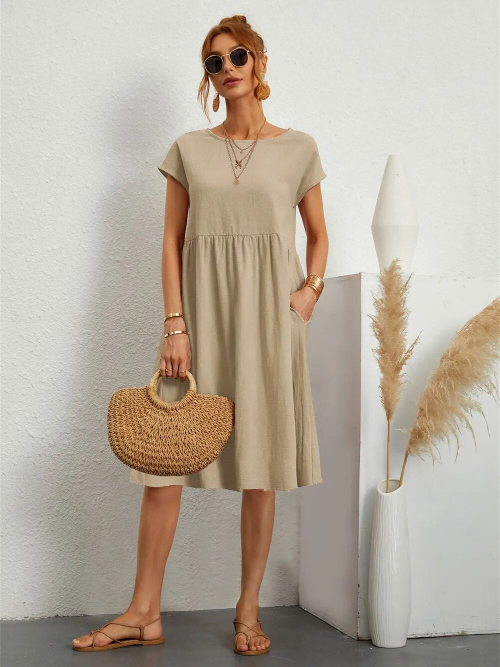 Contemporary Women’s Dress for Everyday Wear – Stylish Comfortable Outfit for Casual Looks, Work and Special Occasions