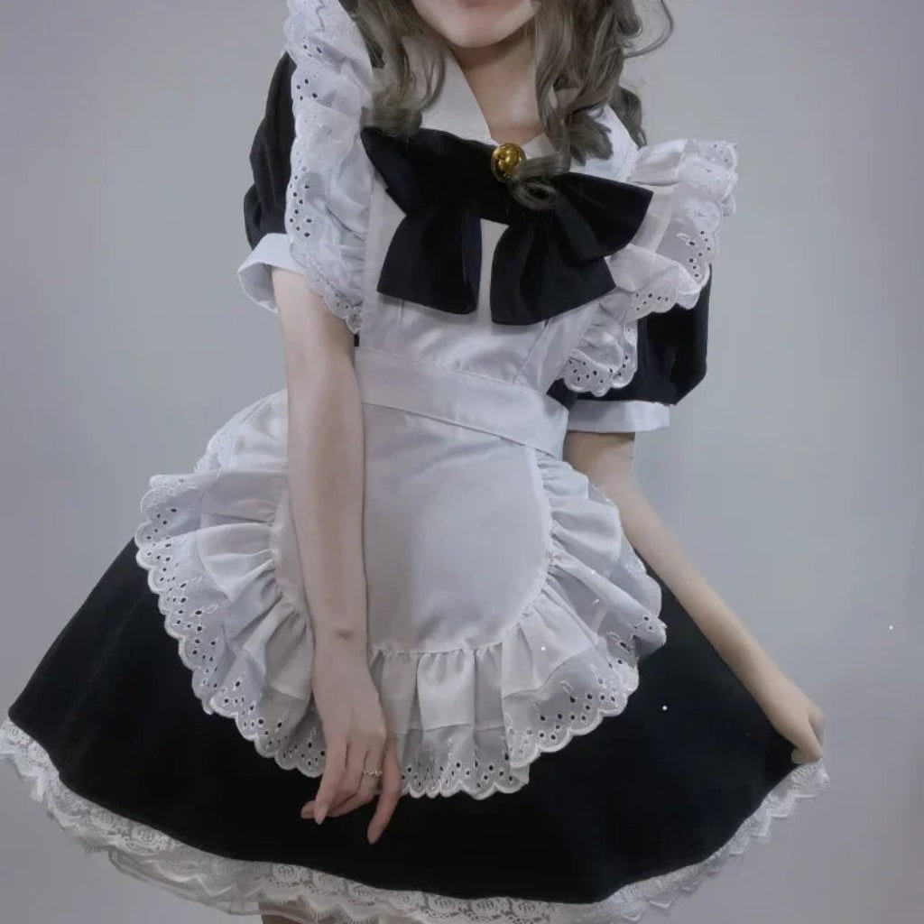 Adult Gothic Maid Cosplay Costume with Ruffled Apron and Collar - Image 2