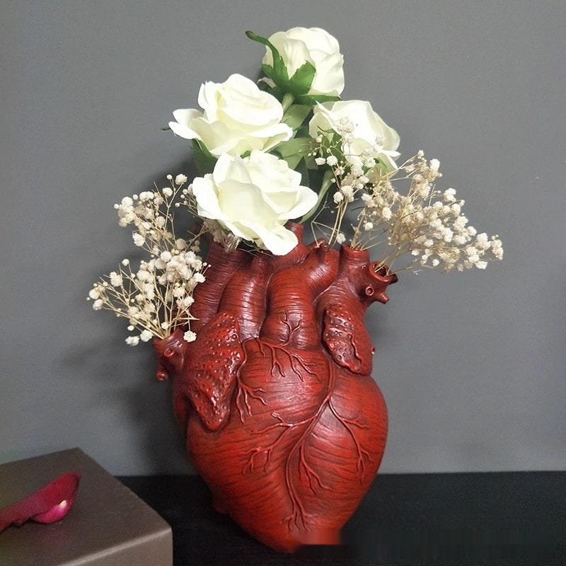 Anatomical Heart Shaped Flower Vase with Textured Vein Details and Bud Decoration Cut Glass - Image 2