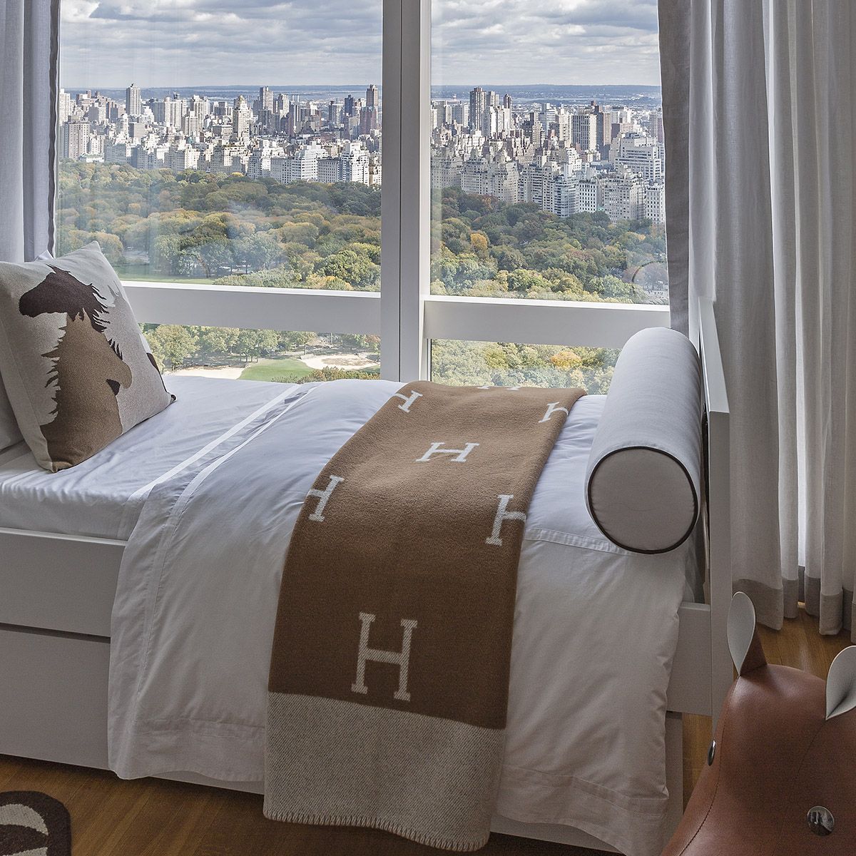 Exclusive Gold Throw Blanket Made of Cashmere and Wool - House decoration