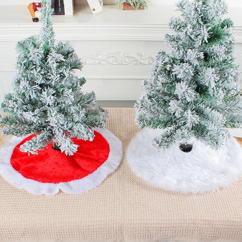Christmas Tree Skirt with Plush Faux Fur for Small and Tabletop Display - Image 1