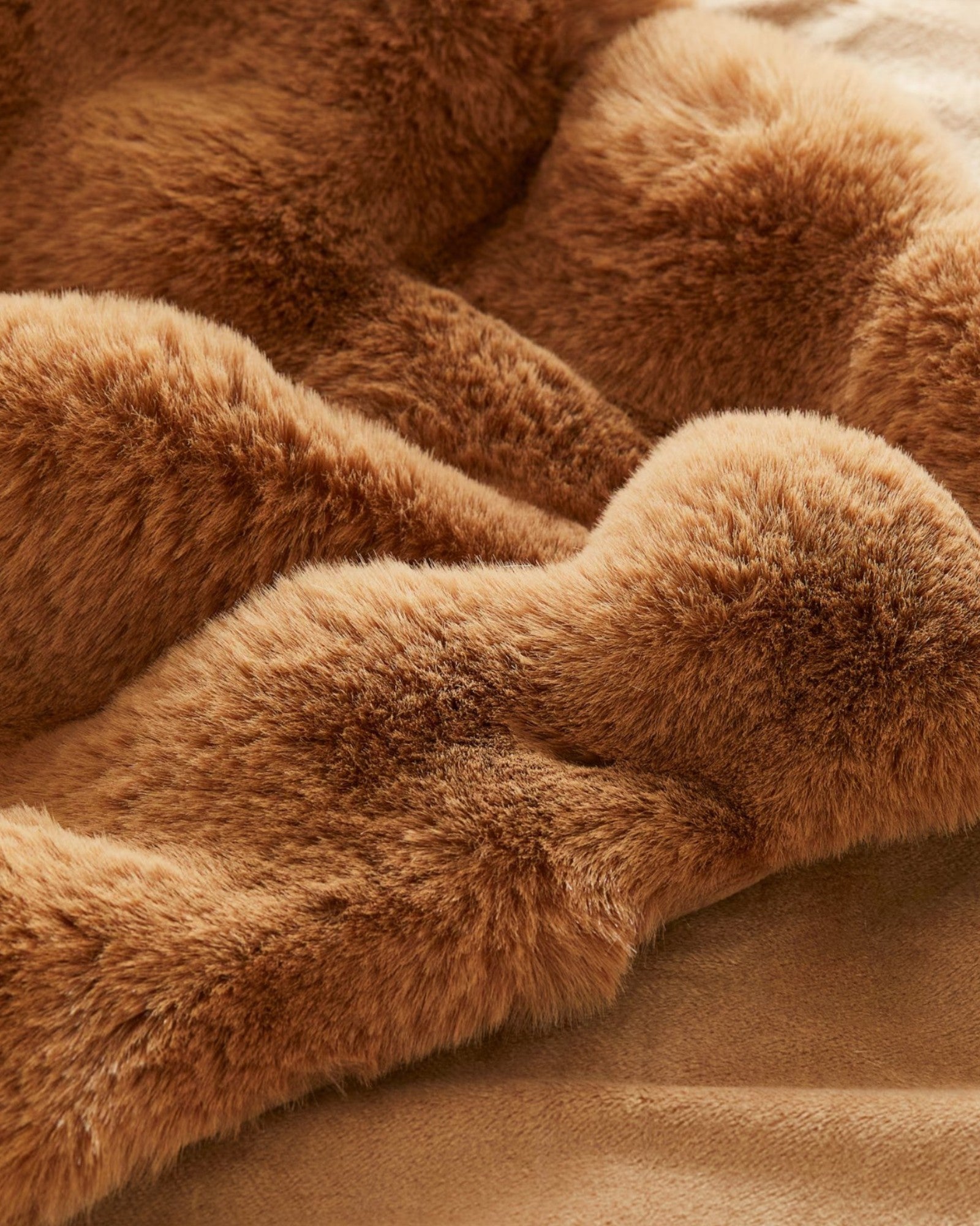 Soft & Sustainable Cozy Plaid Fleece Blanket