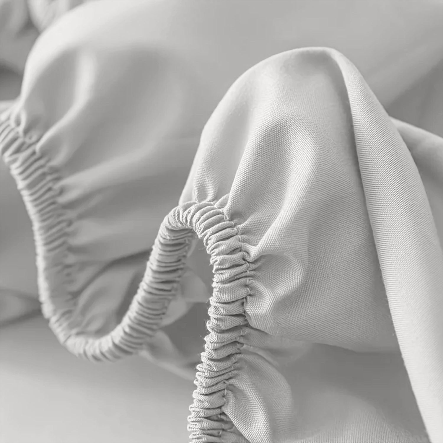 Deep Pocket Fitted Bed Sheet with Cooling Wrinkle-Resistant Design and Elasticized Corners - Image 2
