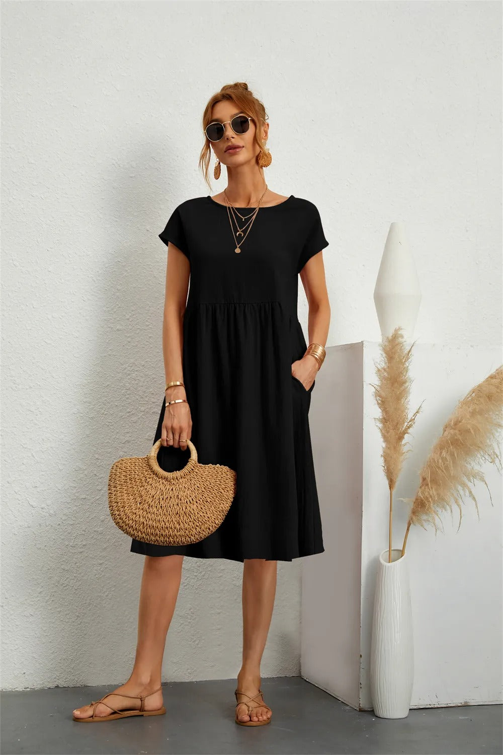 Contemporary Women’s Dress for Everyday Wear – Stylish Comfortable Outfit for Casual Looks, Work and Special Occasions
