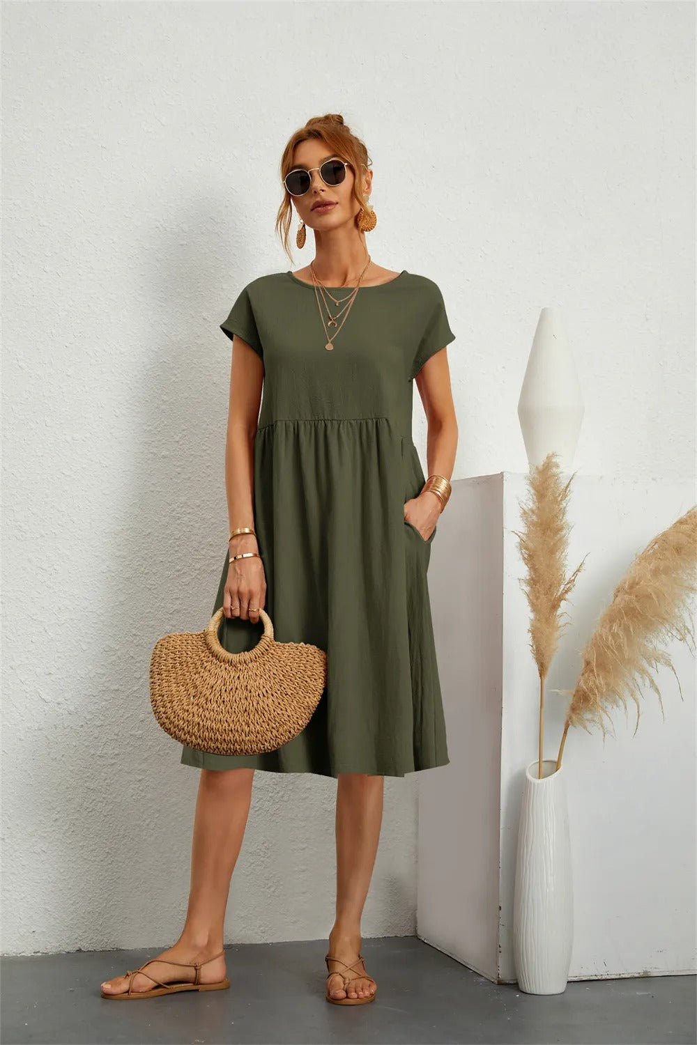 Contemporary Women’s Dress for Everyday Wear – Stylish Comfortable Outfit for Casual Looks, Work and Special Occasions