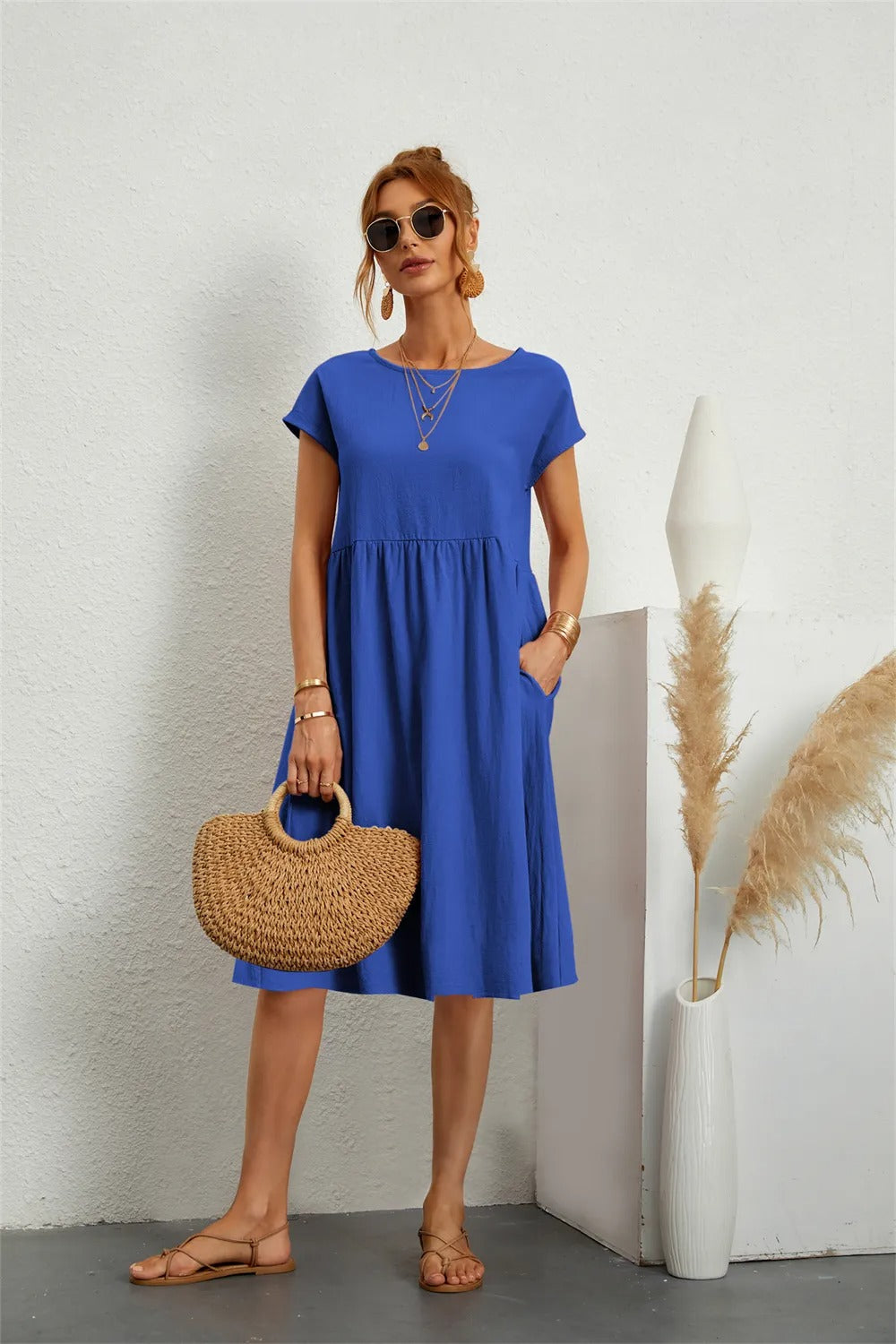 Contemporary Women’s Dress for Everyday Wear – Stylish Comfortable Outfit for Casual Looks, Work and Special Occasions