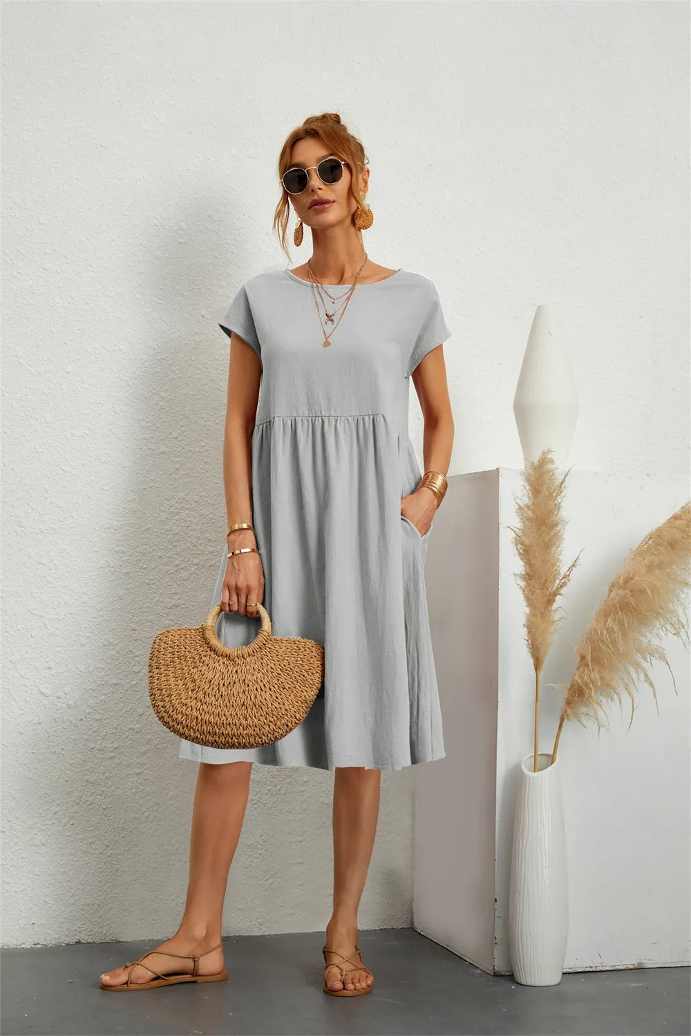 Contemporary Women’s Dress for Everyday Wear – Stylish Comfortable Outfit for Casual Looks, Work and Special Occasions
