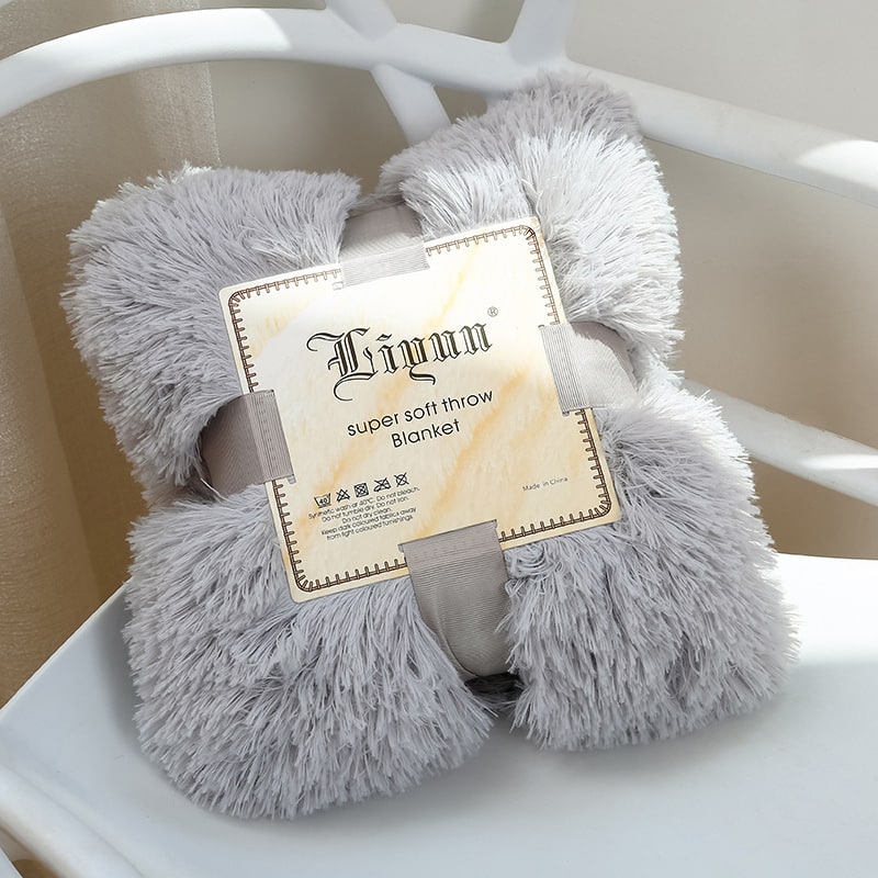 Girls' Soft Faux Fur Throw Blanket with Plush Shaggy Texture and Fluffy Long Pile Design - Image 10