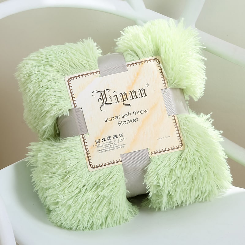 Girls' Soft Faux Fur Throw Blanket with Plush Shaggy Texture and Fluffy Long Pile Design - Image 4