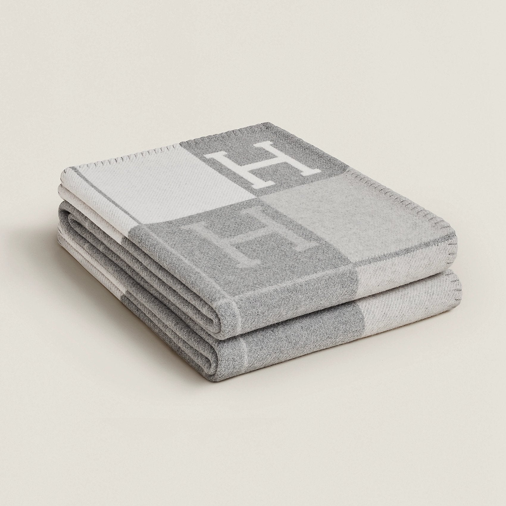 Exclusive Gold Throw Blanket Made of Cashmere and Wool - House decoration