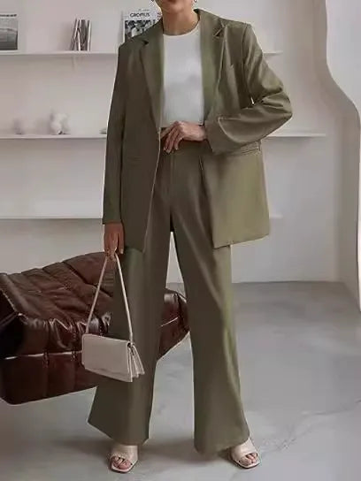 Elegant Women’s Blazer and Trousers Suit for Business Wear – Professional Two-Piece Outfit for Office, Meetings and Formal Occasions